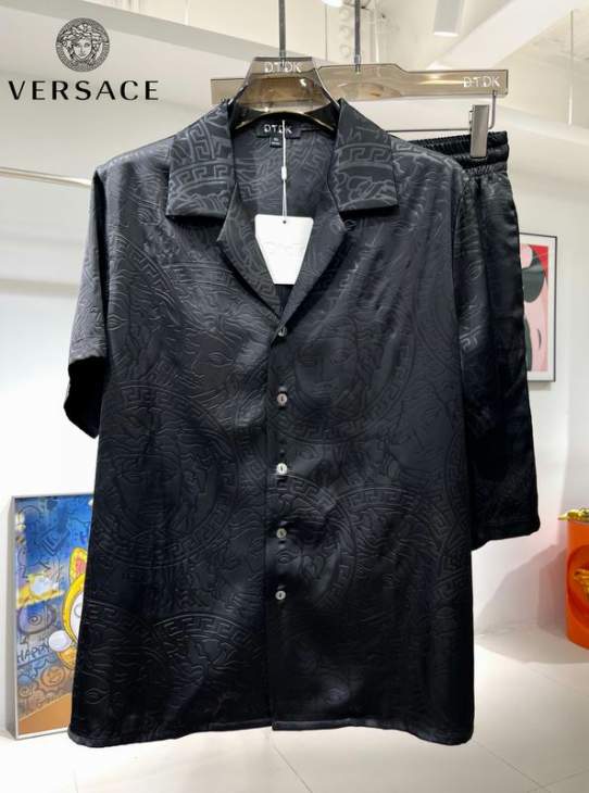Picture of Versace Shirt Pant Suits _SKUVersaceM-3XL24cx34024848